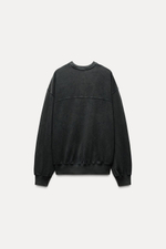 Толстовка в стиле oversize с разрывами