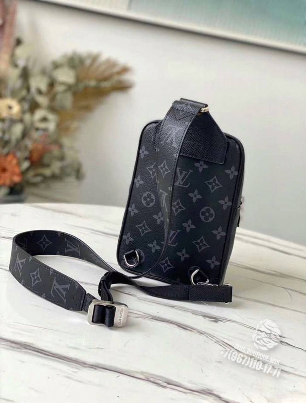 Нагрудная сумка-слинг Louis Vuitton