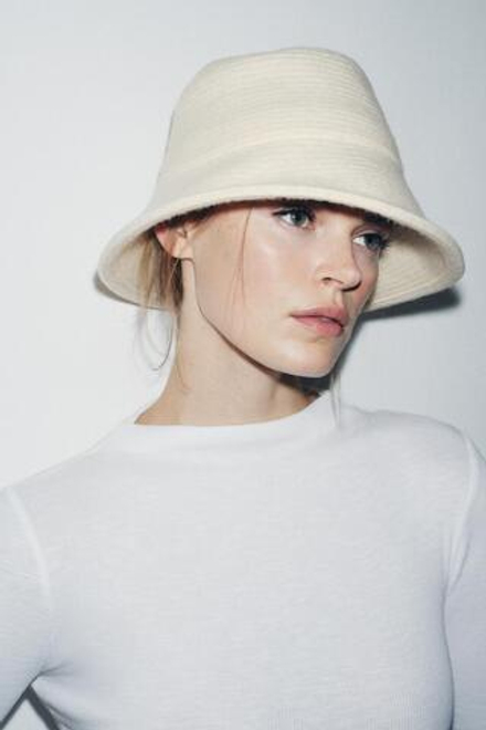 ZARA ШЛЯПА СТРУКТУРНОЙ ВЯЗКИ ИЗ ШЕРСТИ, ЭКРЮ