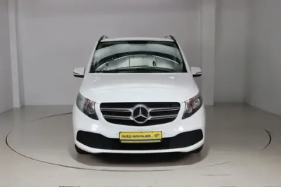 Mercedes-Benz V 220
