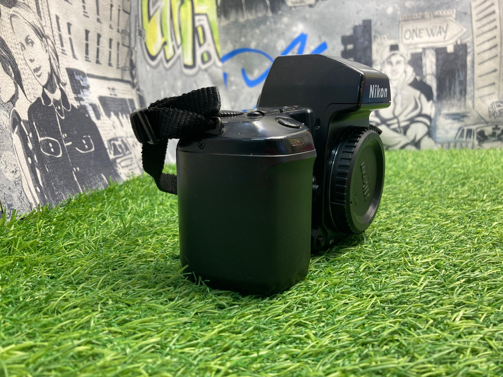 Nikon N8008S