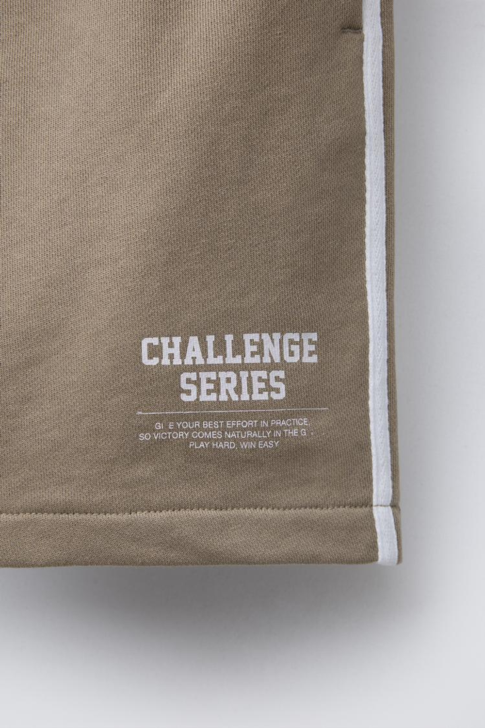 ZARA ШОРТЫ-БЕРМУДЫ С КОНТРАСТНОЙ ОТДЕЛКОЙ, БЕЖЕВЫЙ