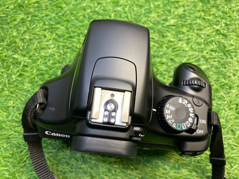 Canon EOS 1100D Kit 18-55mm (5.800 кадров)