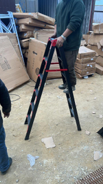 Складная лестница-стремянка