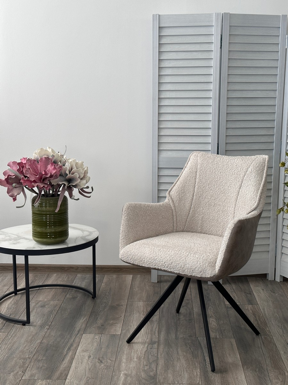 Стул М-City DISAUR Бревис (Brevis) поворотный на 180 градусов, 841-02 Бежевый, букле, 101 Бежевый, ткань, Черный