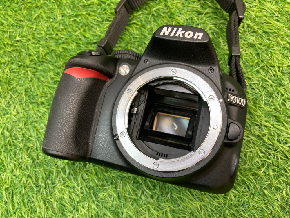 Nikon D3100 Kit 18-55mm ED 4.000 кадров