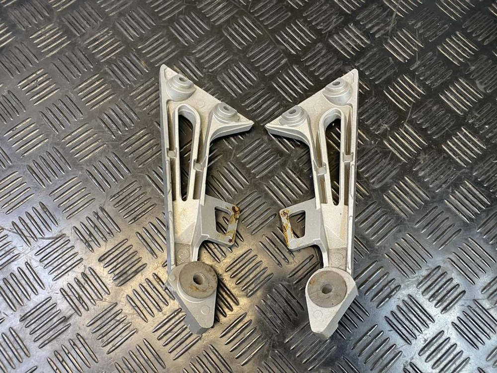 Кронштейны крепления глушителей Yamaha FJR1300A 2010