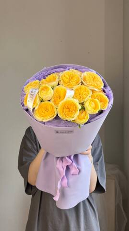 Букет из ароматных кустовых роз