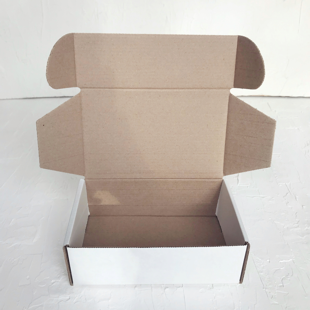 Коробка 17х10,5х5,5 см, белая