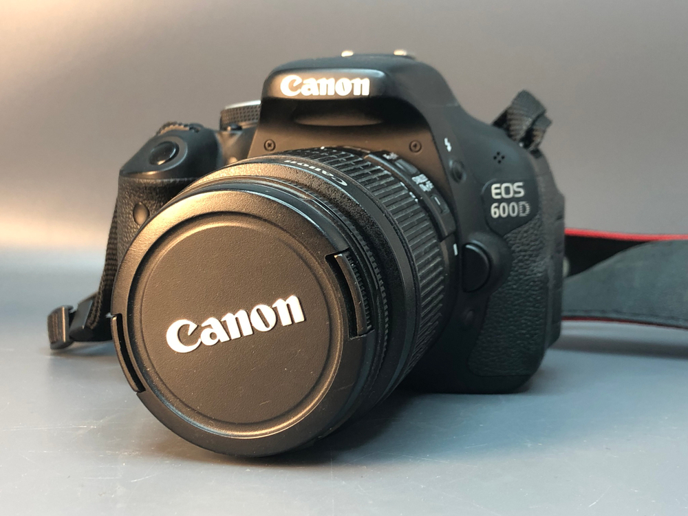 Canon 600D Kit 18-55mm, 6200 кадров пробега