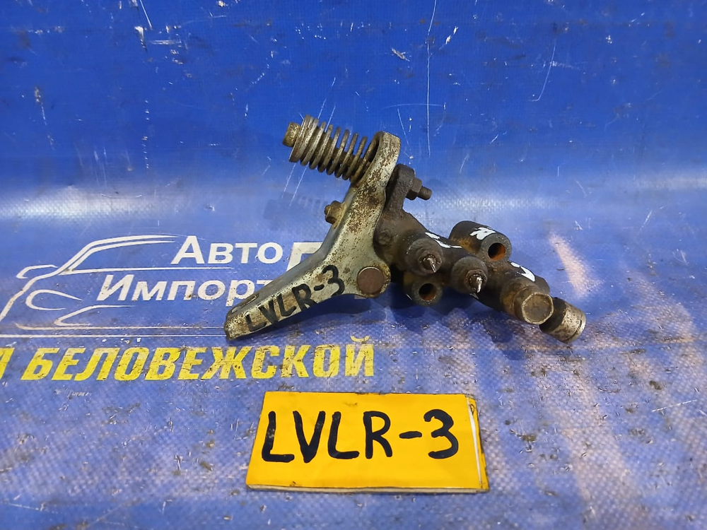 Распределитель тормозной MAZDA MPV 1997