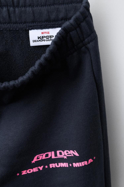 ZARA БРЮКИ WIDE LEG ИЗ МЯГКОЙ ТКАНИ KPOP DEMON HUNTERS™ NETFLIX ©, АНТРАЦИТОВО-СЕРЫЙ