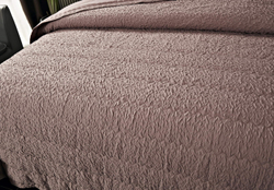 Покрывало 230х250 и 2 наволочки 50х70 Sofi De MarkO Надин мокко