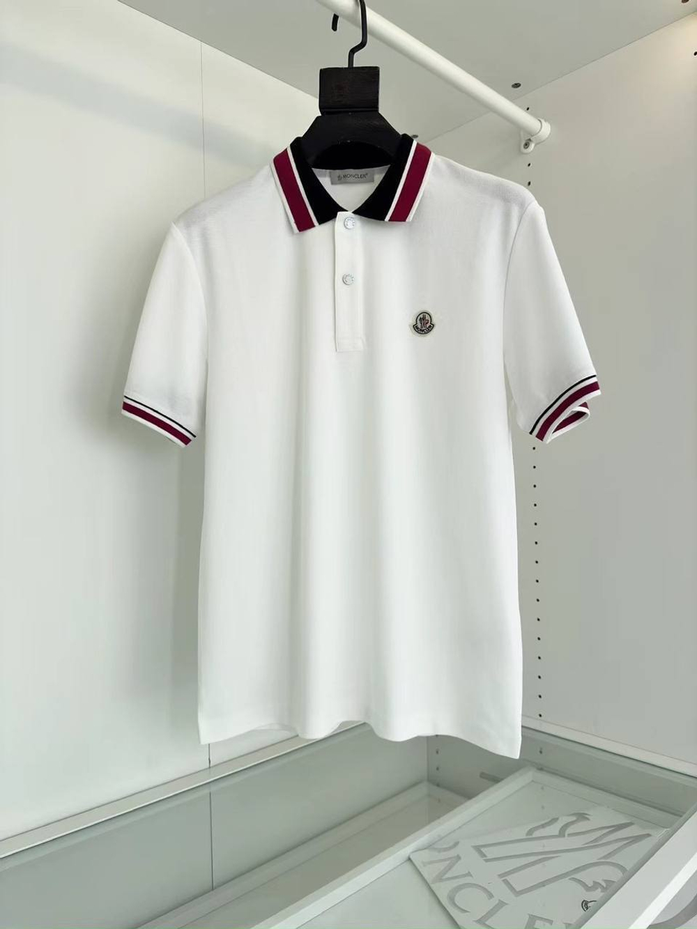 Поло Moncler