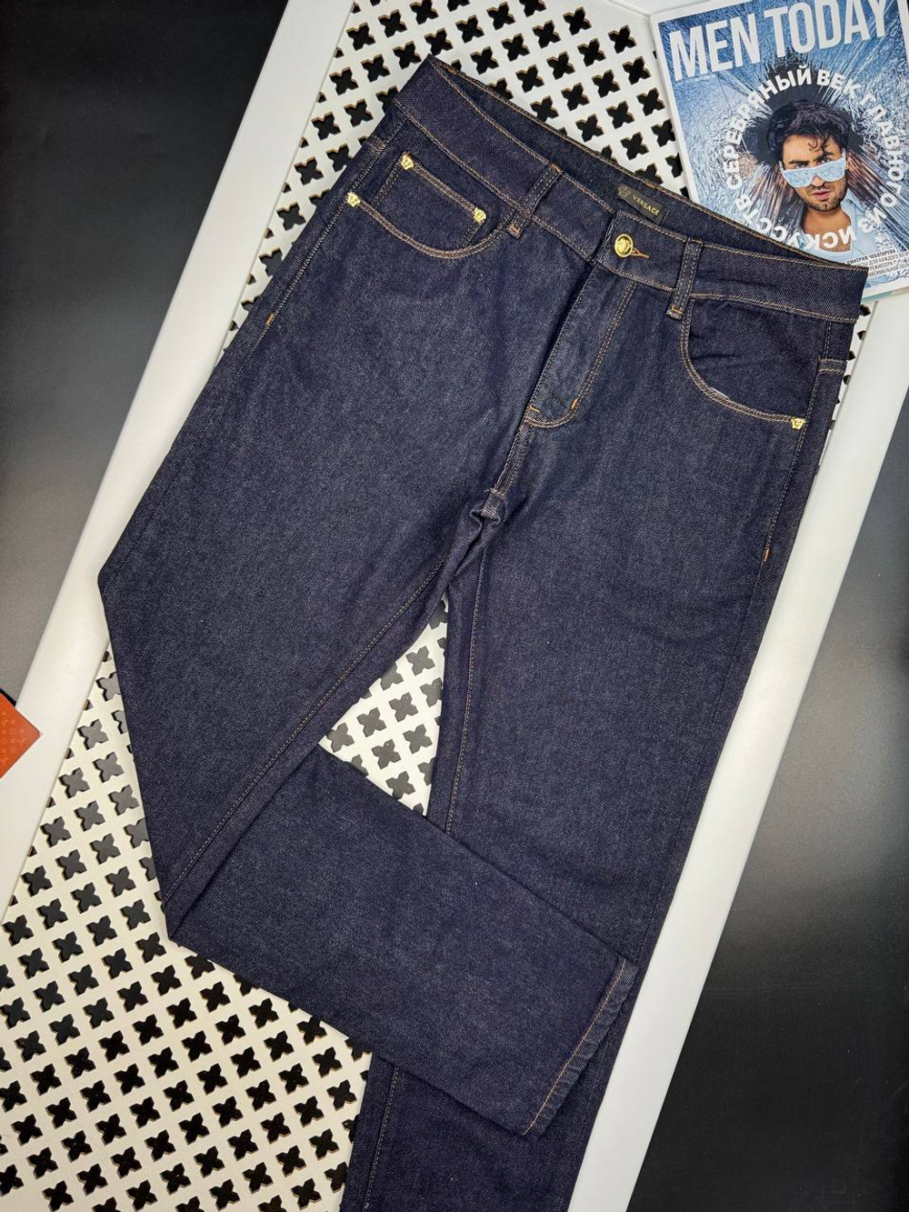 Джинсы Versace