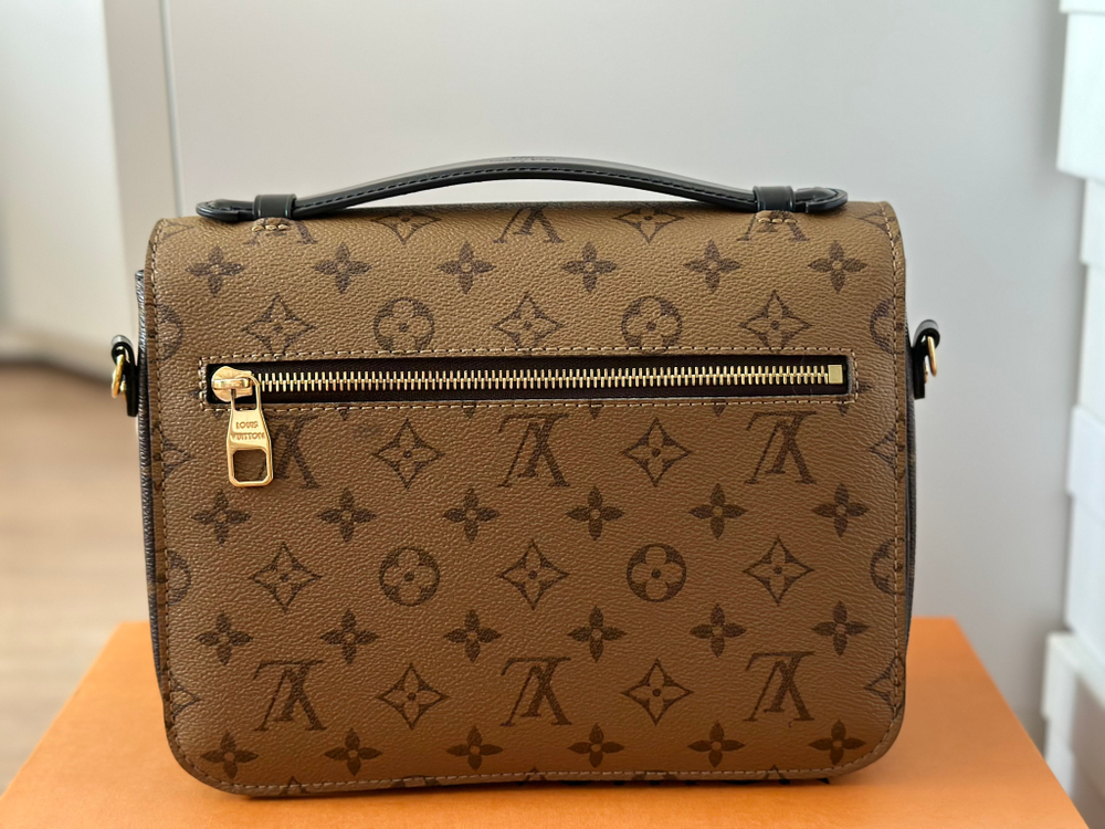 Сумка Louis Vuitton POCHETTE METIS