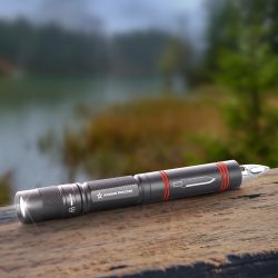 Светодиодный фонарь АРМИЯ РОССИИ MB-603 Кастет ручной на батарейках алюминиевый нож молоток | Универсальные  фонари