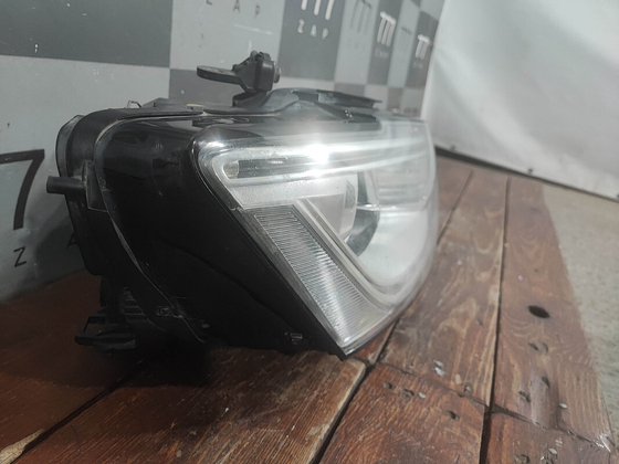 Фара правая ксенон Audi Q5 (8R) 12-17 Б/У Оригинал 8R0941044C