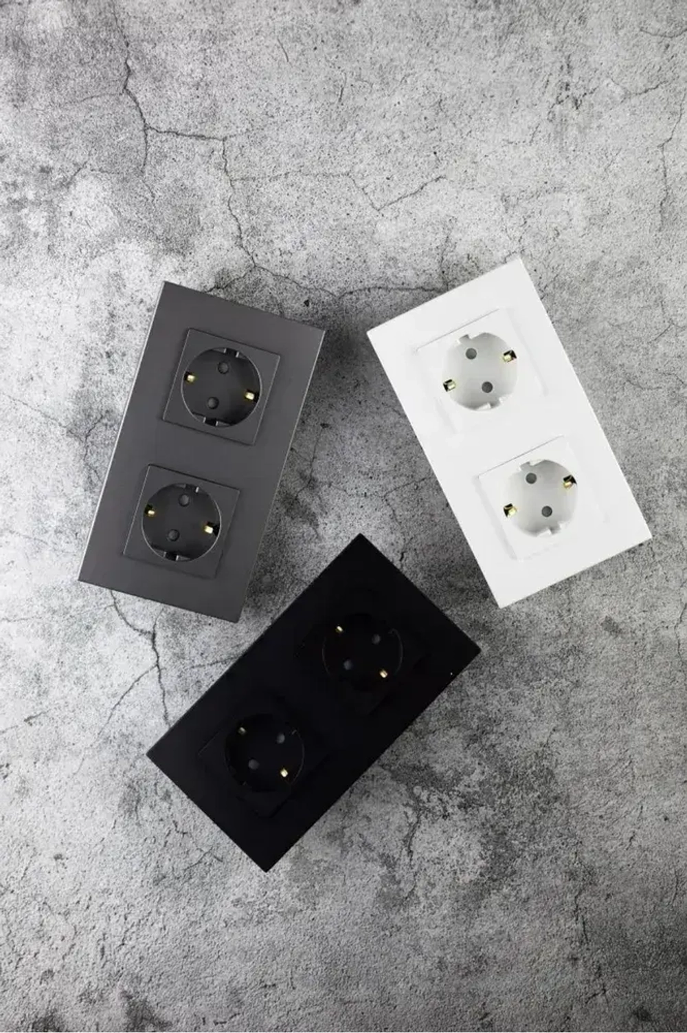 Розетка черная с заземлением, двойная розетка с защитными шторками