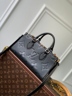 Louis Vuitton Onthego East West
