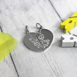 Парные кулоны подвески Половинки сердца с гравировкой имен на заказ