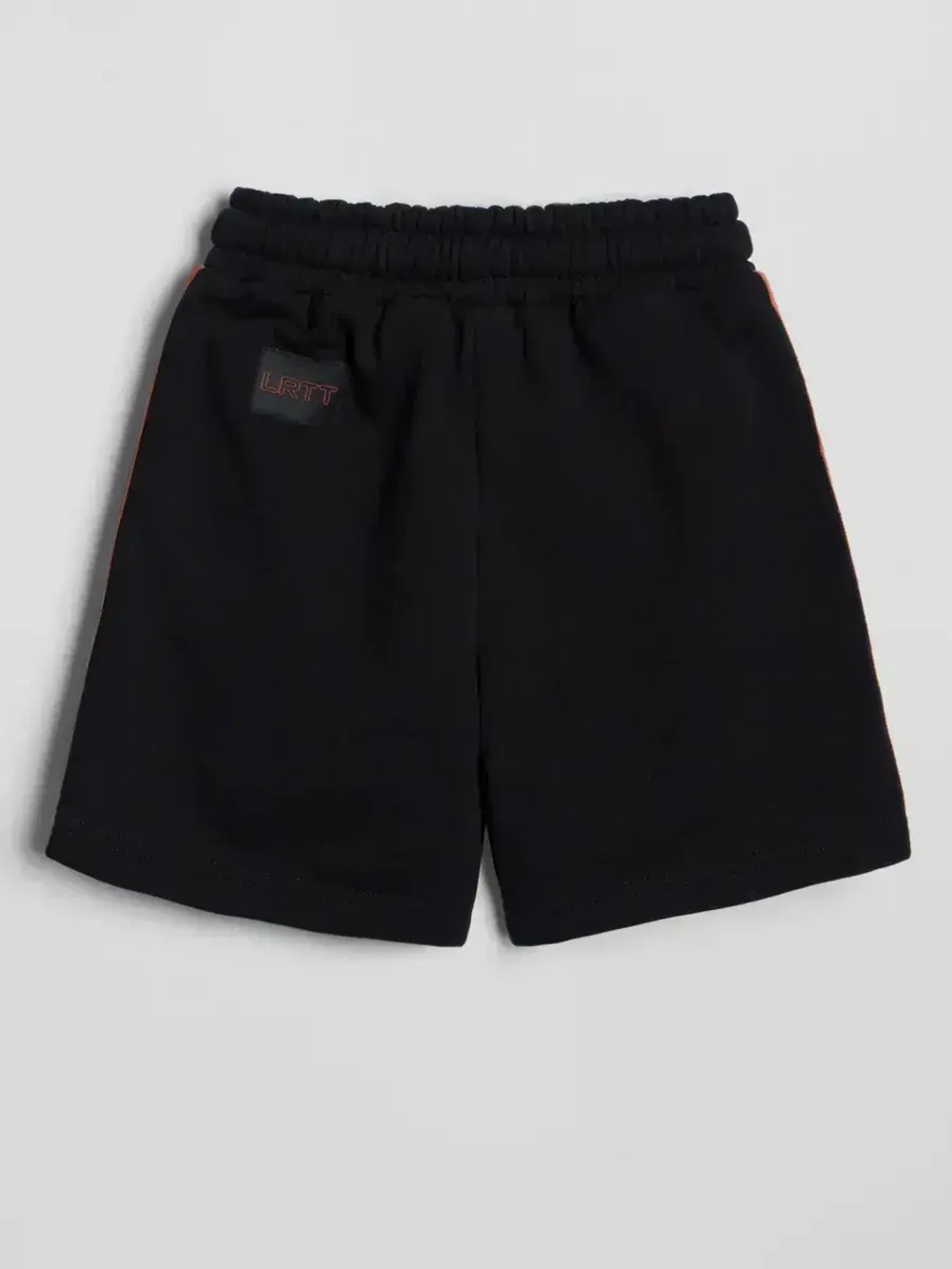 Спортивные шорты для мальчика на лето