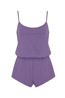 Домашний комбинезон, роскошный домашний комбинезон, соблазнительный комбинезон, комбинезон для дома, легкий домашний комбинезон, женственный комбинезон, комбинезон для отдыха, сексуальный комбинезон для дома, мягкий комбинезон, комбинезон для сна, шелковый комбинезон, элегантный домашний комбинезон, роскошный комбинезон из шелка, соблазнительный комбинезон для сна, женская домашняя одежда, соблазнительная домашняя одежда, домашняя одежда из шелка, стильный комбинезон для дома, премиум комбинезон, роскошный комбинезон для дома, фиолетовый домашний комбинезон.