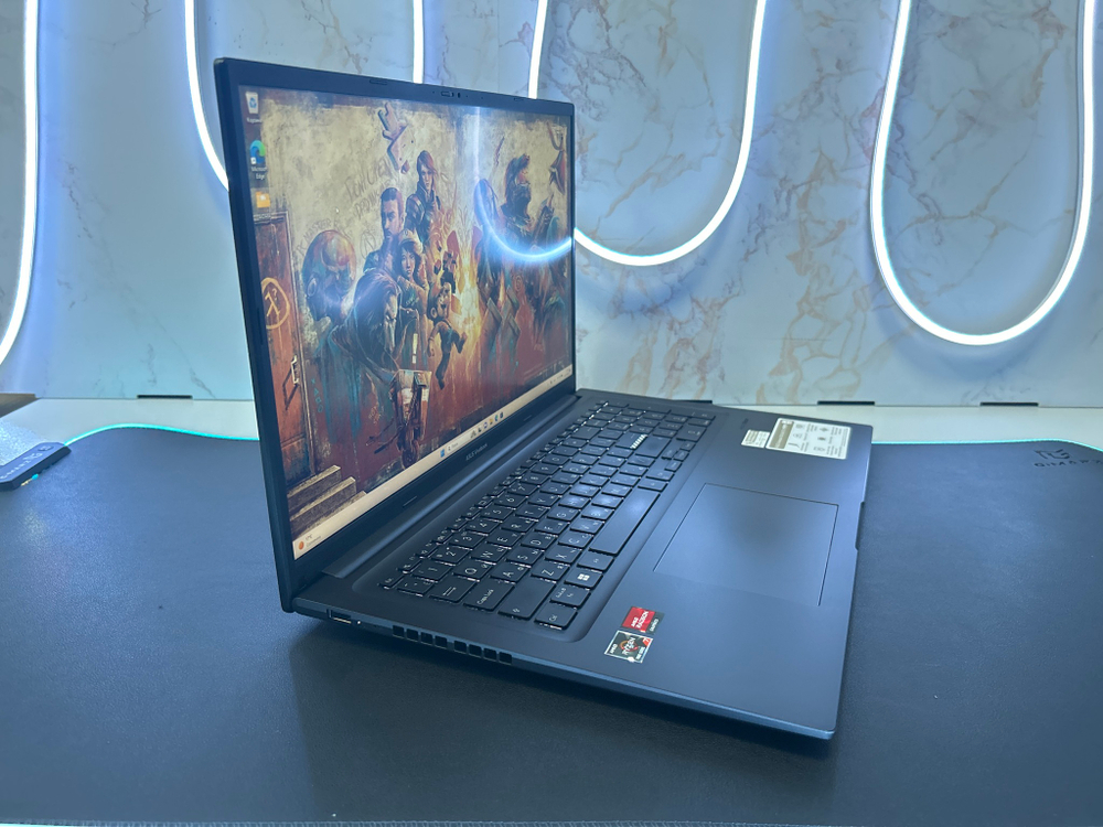 Ноутбук ASUS VivoBook 17X M3704YA-AU052 (90NB1192-M00200) 17.3"/AMD Ryzen 7 7730U/RAM 16 GB/SSD 512 GB/AMD Radeon/1920х1080/IPS/DOS/Подсветка кл-ры: LED/черный