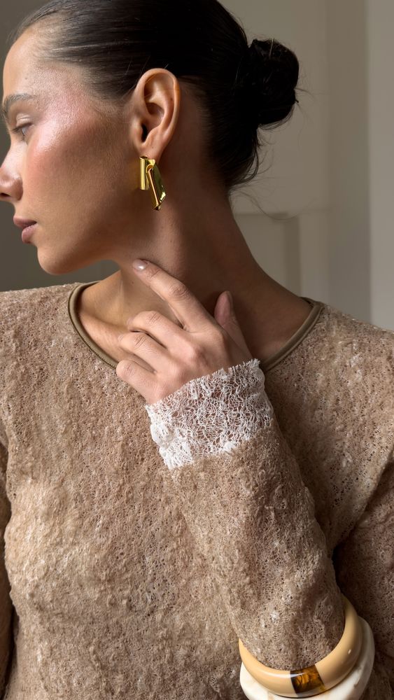 золотистый