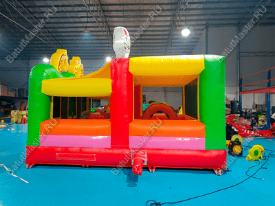 Коммерческий надувной батут "Законы джунглей", без горки