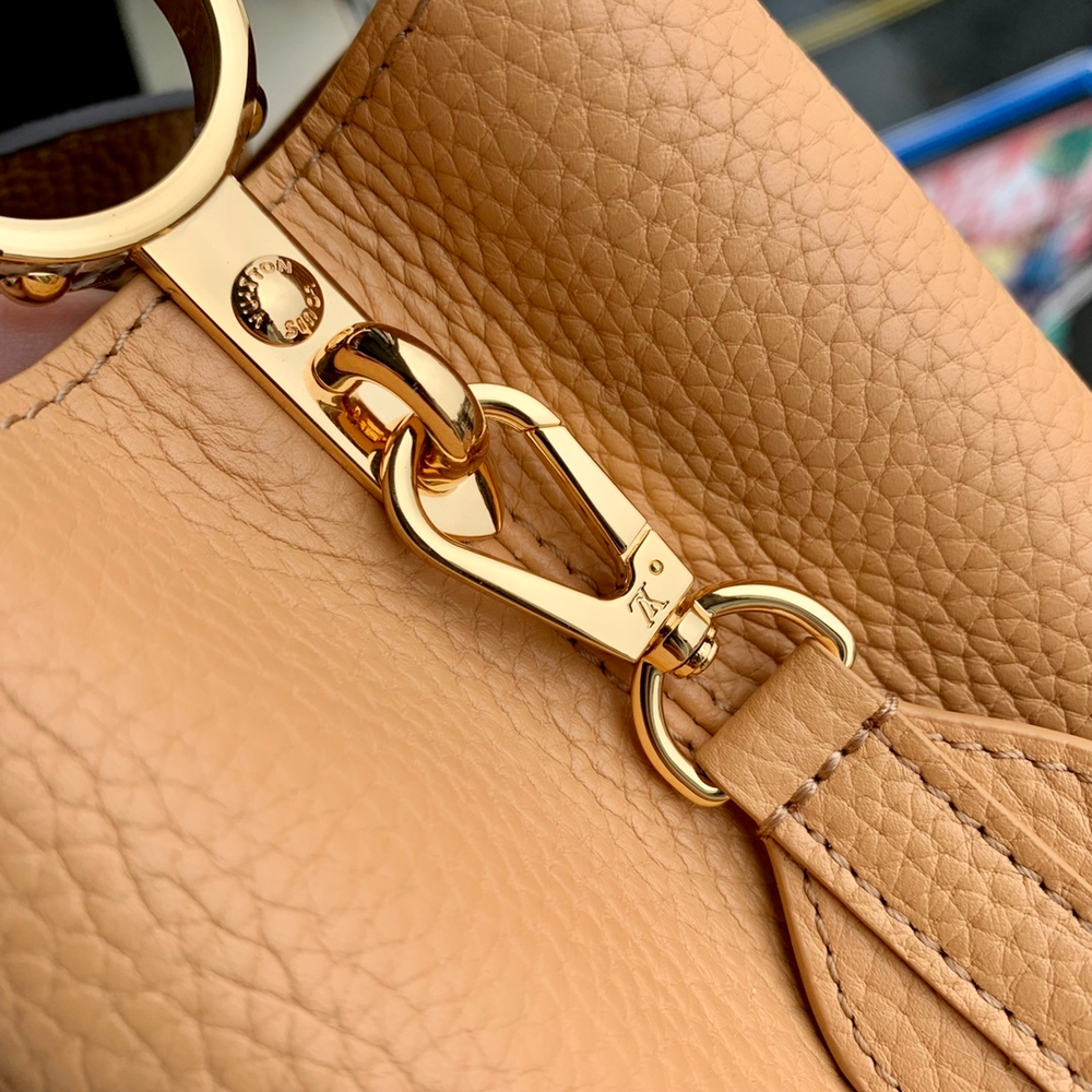 Louis Vuitton Capucines BB