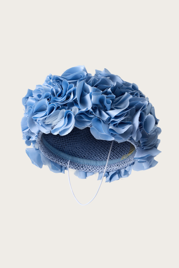 Шляпа, вручную расшитая лепестками