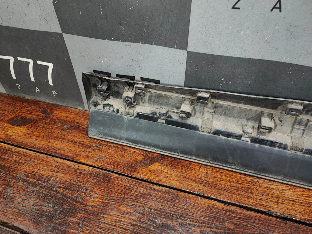 Молдинг двери передней правой Hyundai Tucson 4 (NX4) 20-нв Б/У Оригинал 87722N9000