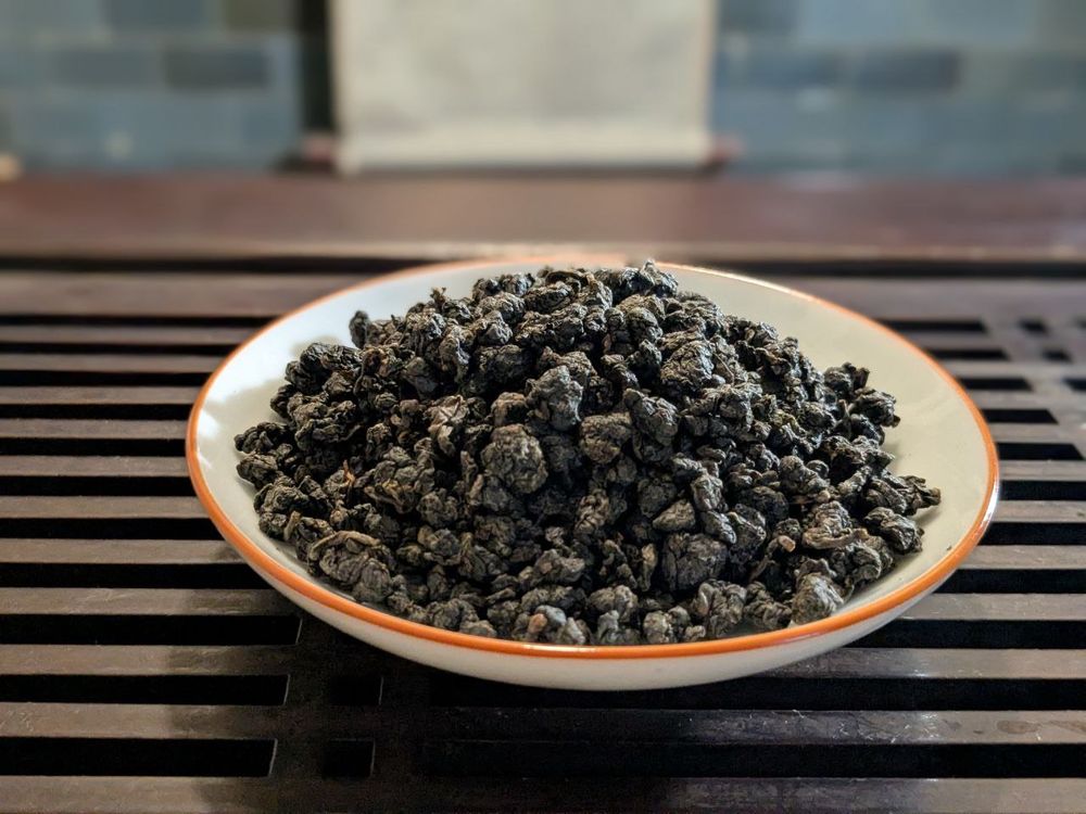 Улун Красный Солнца и Луны (Жи Юэ Тан Хун Улун)