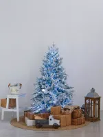 Заснеженная ель с гирляндой «Россо» холодный свет (Литая+пвх) 120 см / 1,2 м