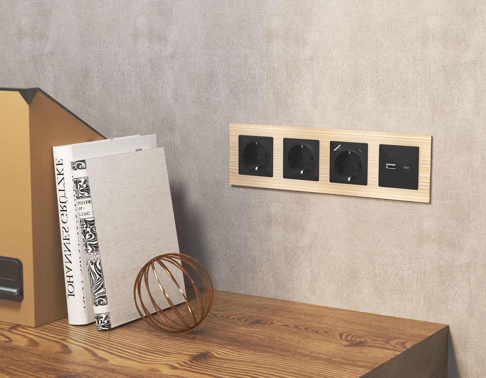 MA811010 Комплект механизма розетки ALFA Черный матовый 2USB A+C 20W (быстрая зарядка) QUANT (AP8110, VM177)