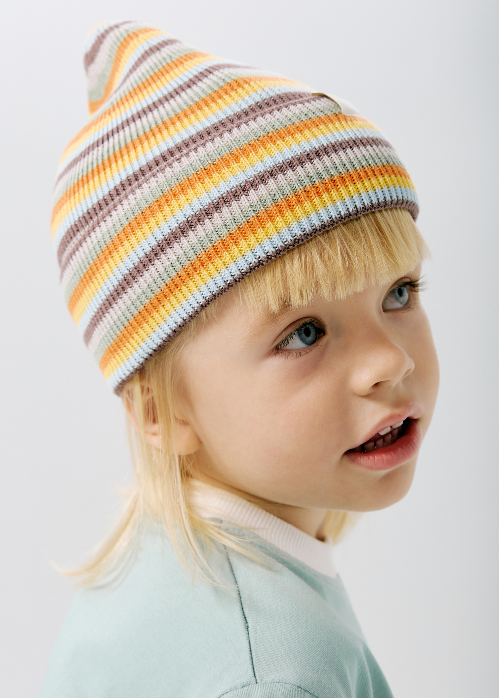 Шапка вязаная в полоску (мультиколор)