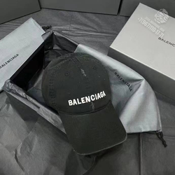 Бейсболка Balenciaga
