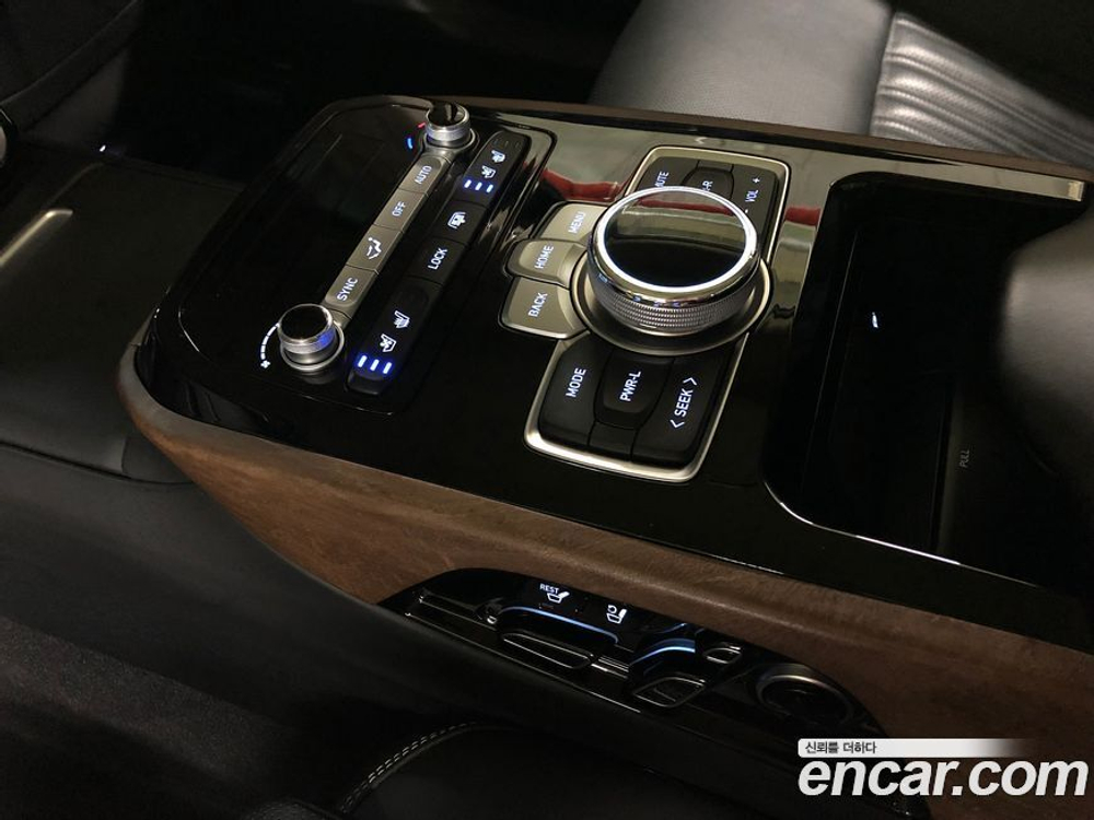 Genesis G90 3.8 AWD (01.2021)