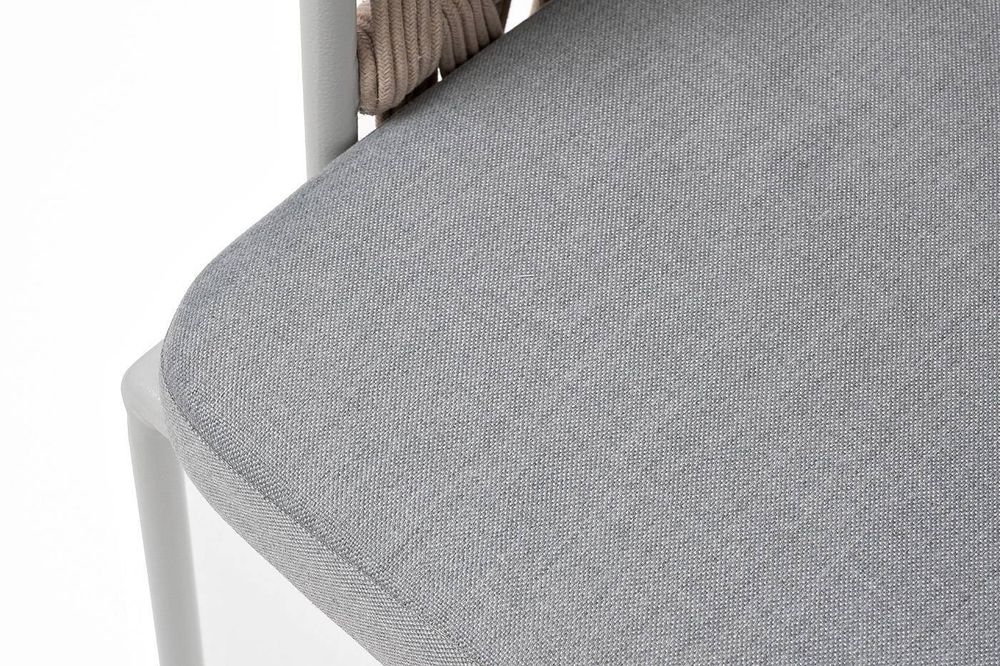 "Диего" стул плетеный из роупа, каркас из стали светло-серый (RAL7035) муар, роуп бежевый круглый, ткань светло-серая