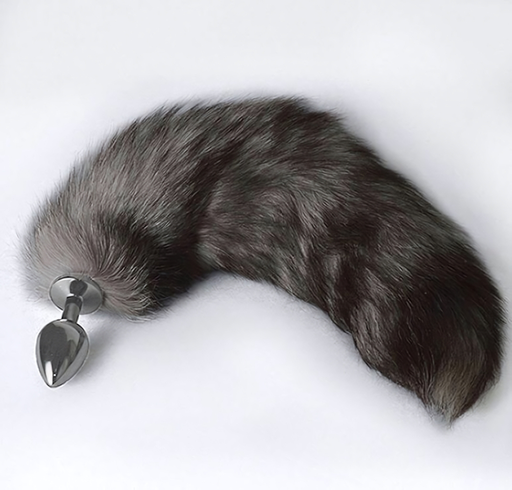 Серебристая коническая анальная пробка с пушистым хвостиком (Цвет: серебристый)