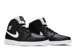 Кроссовки Jordan Air Jordan 1 Retro Mid Black White