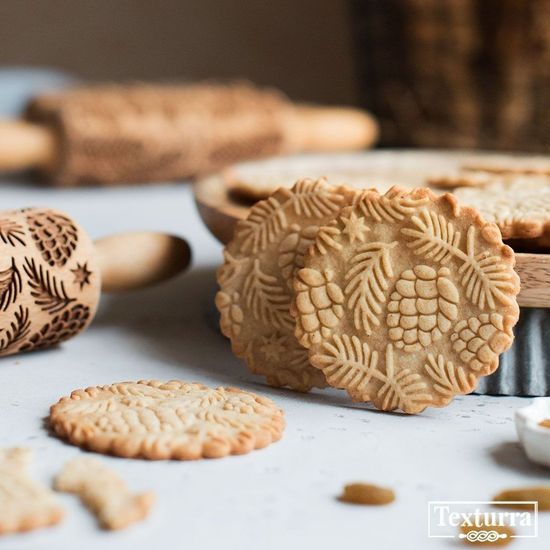 Малая скалка с узором Шишки