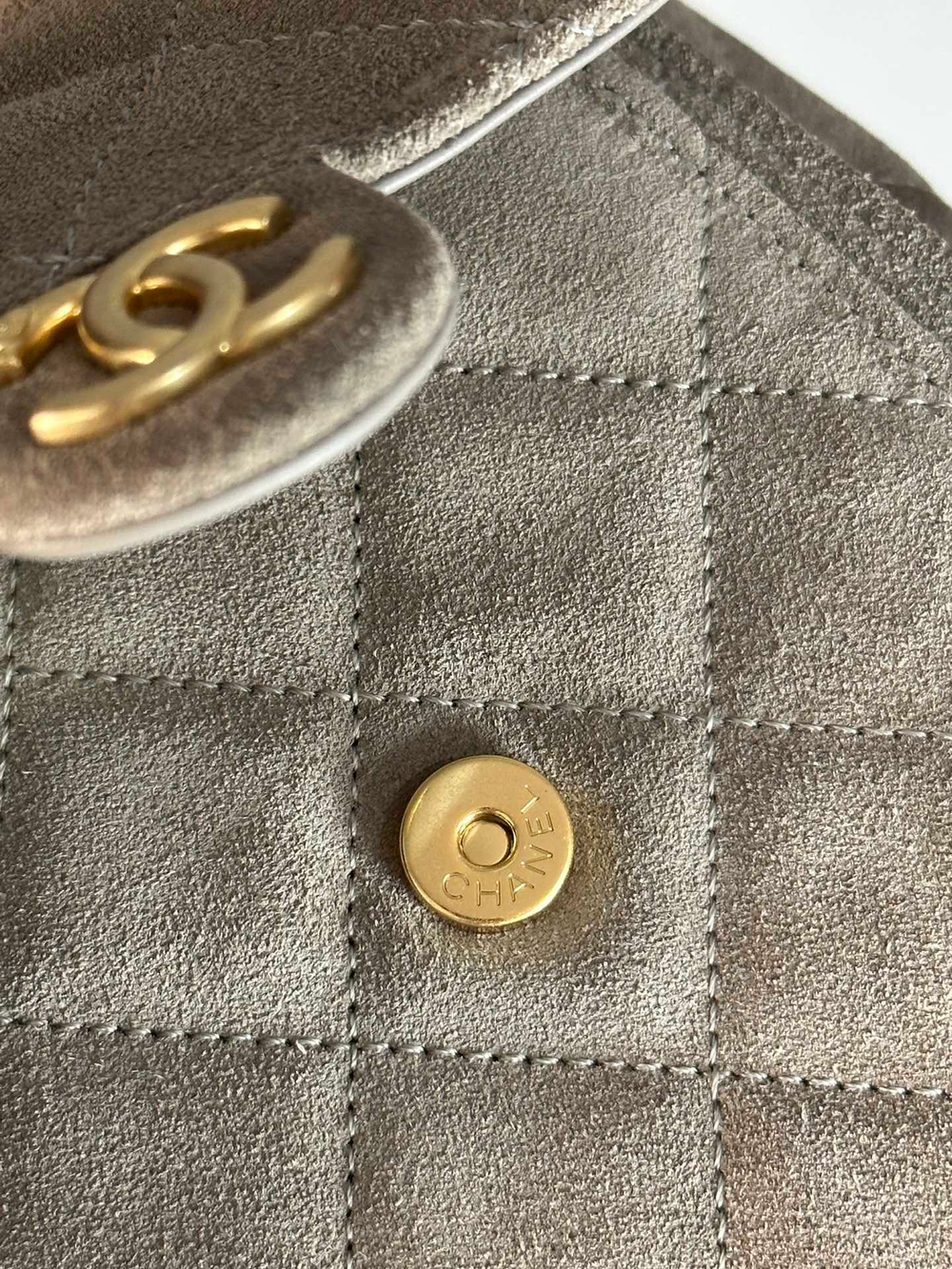 Chanel 25 Small Handbag 30 cm