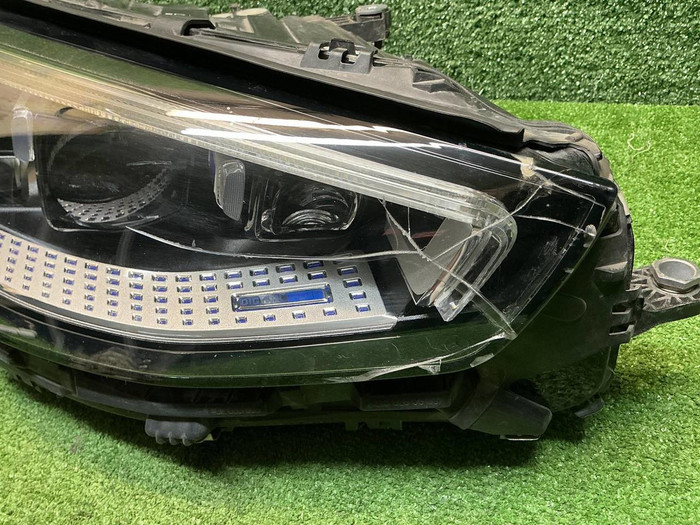 Фара правая Mercedes S W223 (20-нв) Digital Light