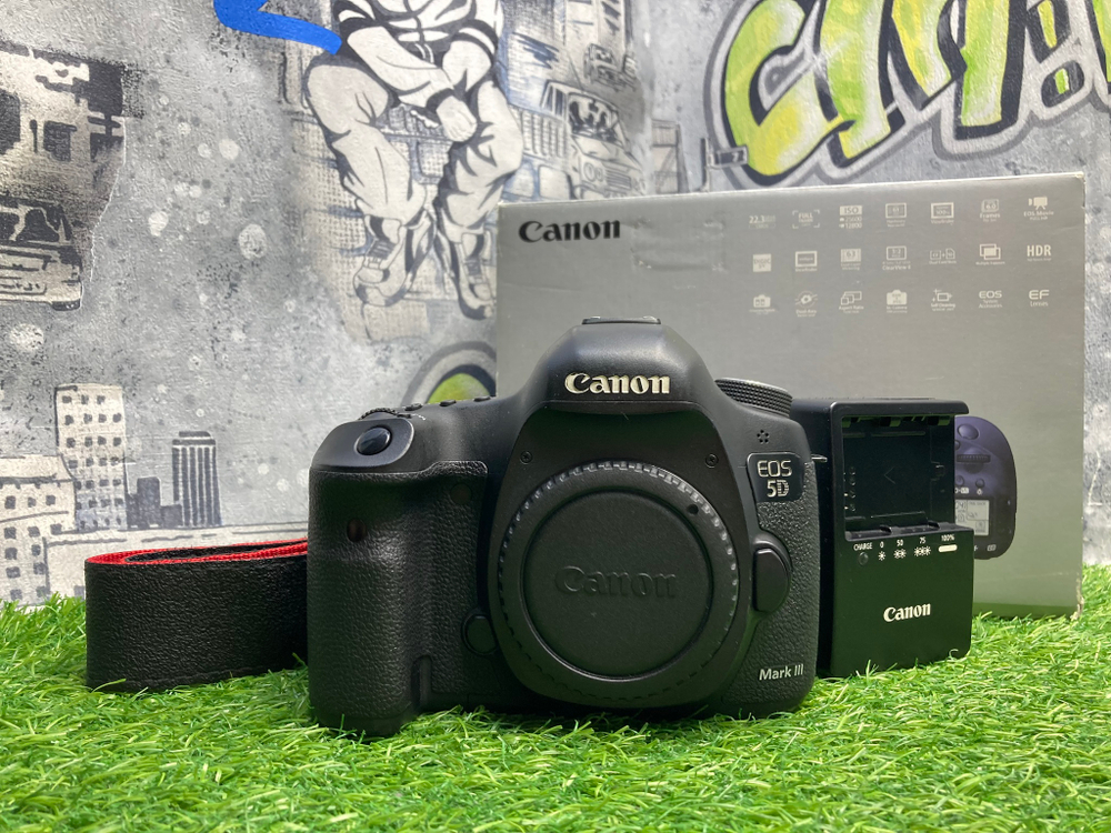 Canon EOS 5D Mark III (7700 кадров)