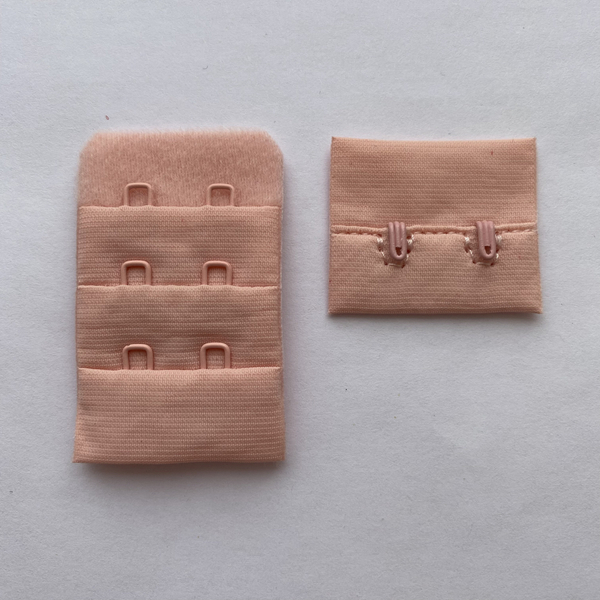 Застёжка тканевая на 2 крючка чайная роза