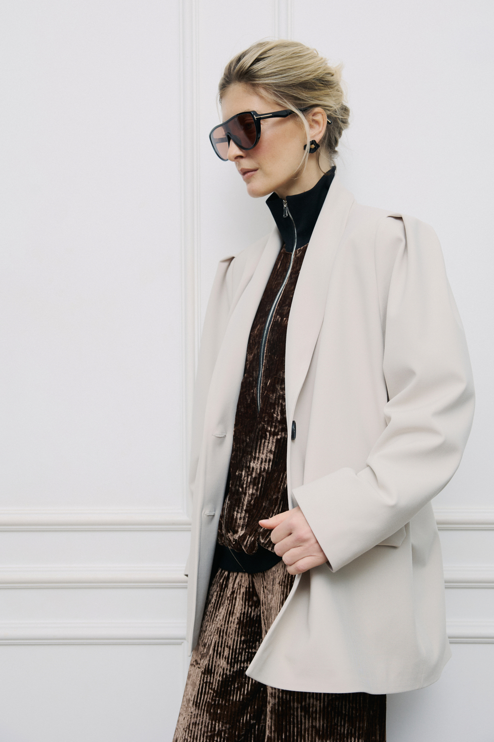 Пиджак Париж бежевый