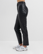 Брюки-дудочки из эко-кожи на замше