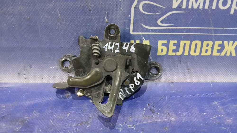 Замок капота TOYOTA IST 2002-2007